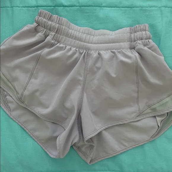 ‼️ SOLD ‼️Lululemon hotty hot II shorts - Picture 3 of 7
